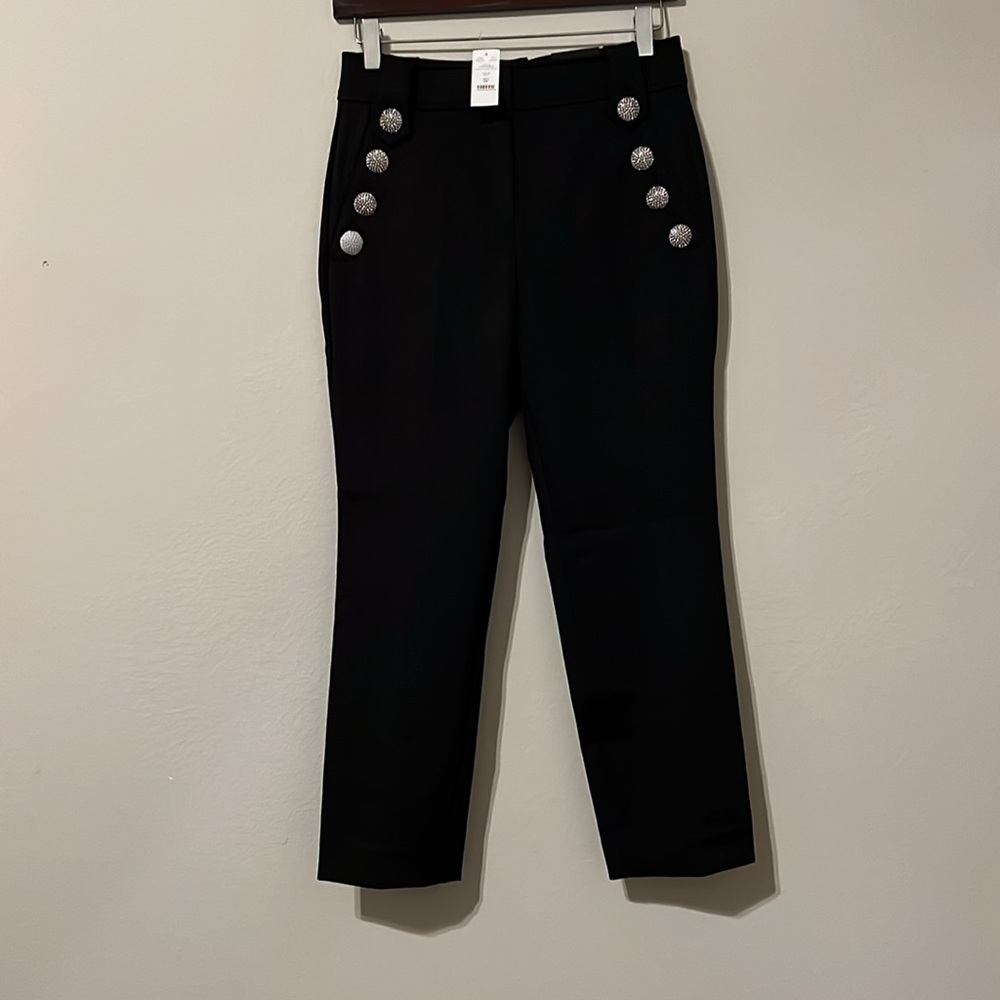NWT WHBM Jolie Scuba Pants - Size 6P. Black with Silver buttons